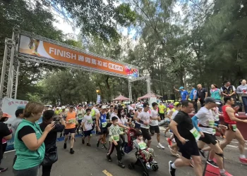 苗栗通霄馬拉松蔡良慶支持 捐贈飲品鼓勵參賽者