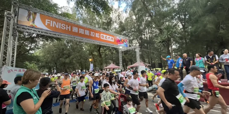 苗栗通霄馬拉松蔡良慶支持 捐贈飲品鼓勵參賽者