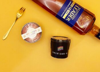 起士公爵x結果娛樂 聯名推出彩虹限定：只要有愛 結果都一樣微醺橙香威士忌小小公爵  一起為愛乾杯