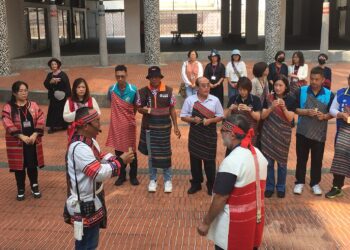 鎮館之寶齊亮相  貝珠衣盛裝重現纖博館