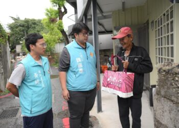 颱風天心繫獨老 魏嘉彥親送物資問暖