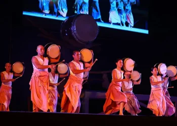 文化平權巡演圓滿閉幕 優人神鼓《聽海之心》花蓮震撼登台 安定鼓聲療癒人心