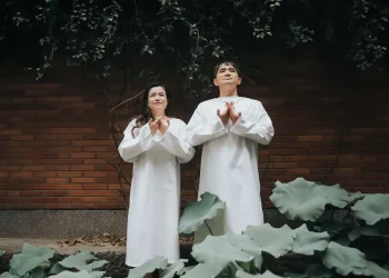 輕歌劇微笑之國居然是誤闖邪教 知名劇場導演王嘉明翻轉百歲經典