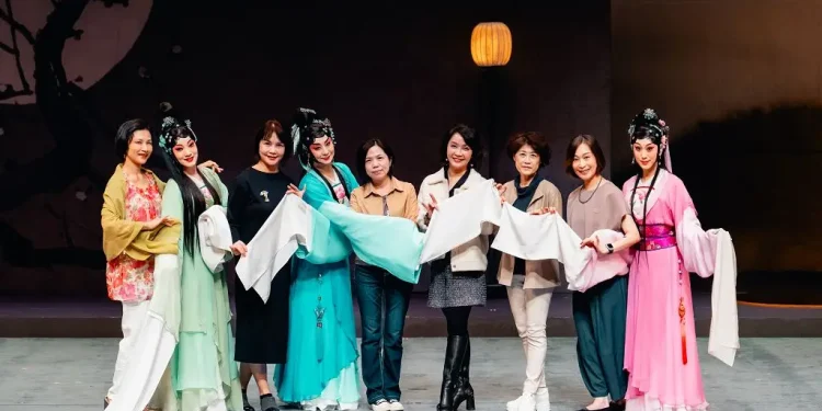 女子心事細細說 國光30週年三個人兒兩盞燈經典再現 女子心事細細說 國光30週年三個人兒兩盞燈經典再現