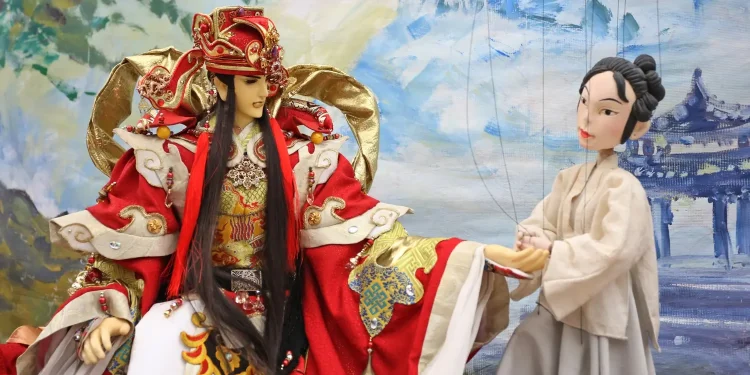 來嘉玩偶周末揭序幕 布袋戲與懸絲偶首度同台展演 來嘉玩偶周末揭序幕 布袋戲與懸絲偶首度同台展演