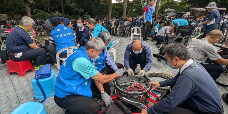 嘉義榮服處參訪輔具平台交流 強化志工相關維護知識 嘉義榮服處參訪輔具平台交流 強化志工相關維護知識