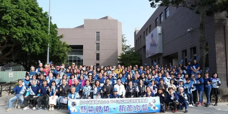 臺中文化志工成果豐碩 屯藝夫妻檔同獲一等獎 葫蘆墩藍染藝術好吸睛 臺中文化志工成果豐碩 屯藝夫妻檔同獲一等獎 葫蘆墩藍染藝術好吸睛