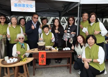 南投縣貓羅溪社區大學展成果 學員民眾互動熱