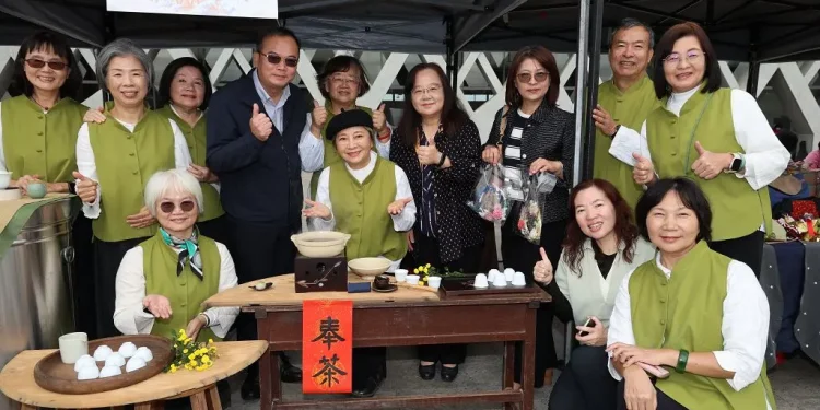 南投縣貓羅溪社區大學展成果 學員民眾互動熱 南投縣貓羅溪社區大學展成果 學員民眾互動熱