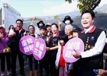 「一日雙里-富里健走趣-玉里聽FALI」健走活動 縣長徐榛蔚偕立委傅崐萁與鄉親 共享海岸山脈裡的秋收稻浪