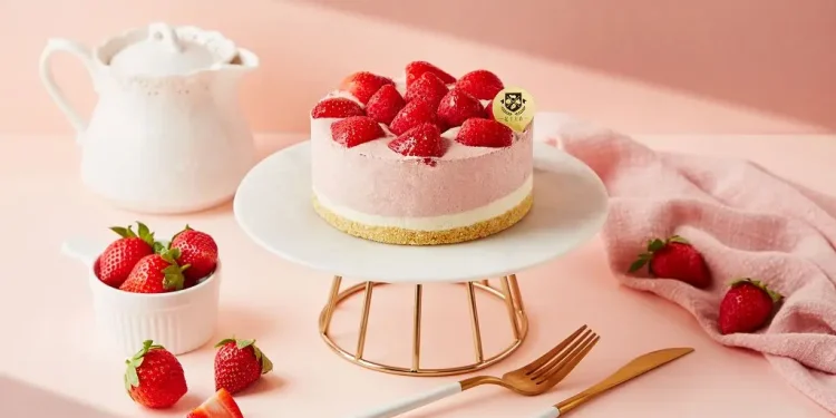 少女心爆棚 起士公爵冬季限定草莓玻尿酸生乳酪蛋糕甜美上市 草莓控快衝