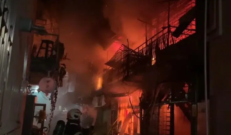 巷弄狹窄釀災　嘉市住宅火警延燒13戶